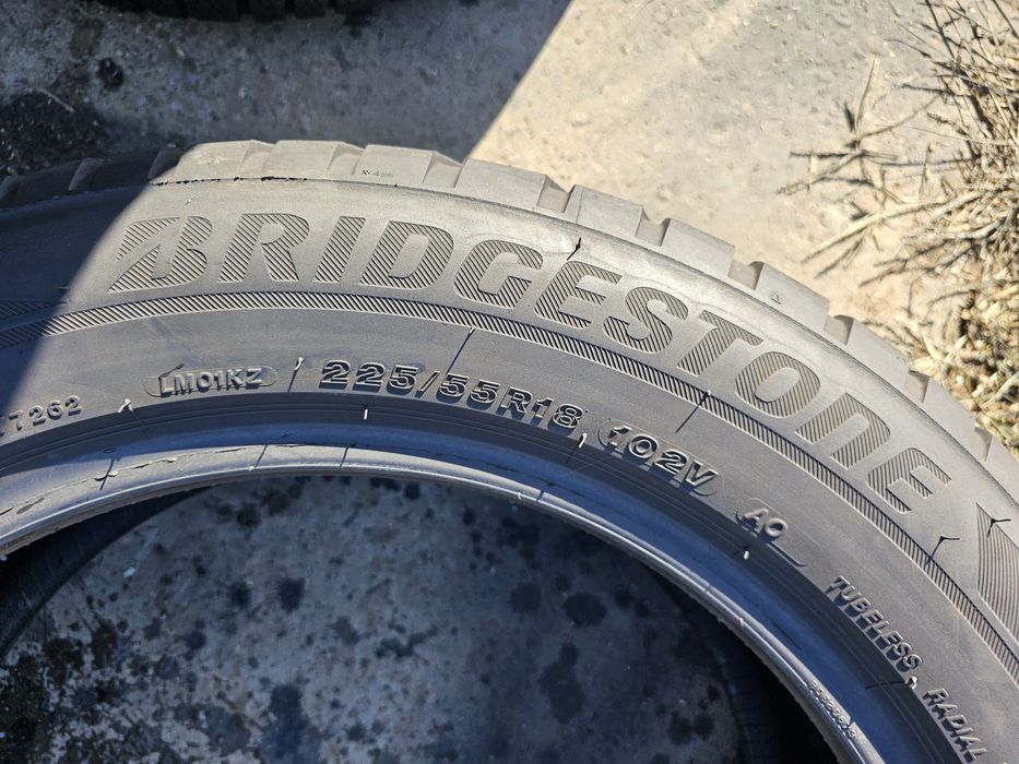225 55 18 Bridgestone m+s 2023