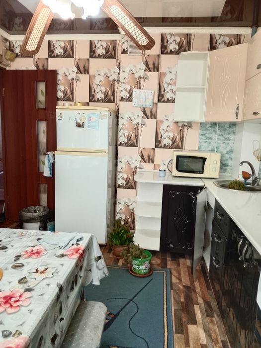 Сдам 3 ком квартиру  на 12 мкр