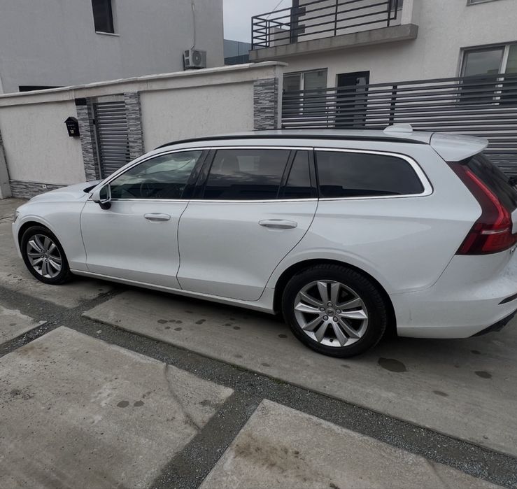 Volvo V60   B4 ,2.0 Mild Hybrid 197cp
