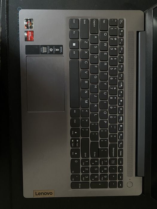 Laptop Lenovo IdeaPad Slim 3