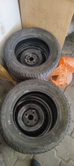 Резина зимняя протекторы хорошие