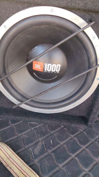 Vând Subwoofer,amplificatoare,stații mpr alpine auto