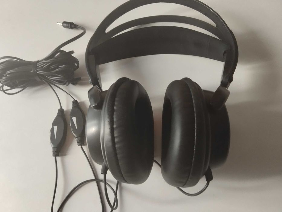 оригинални немски големи професионални слушалки за дисководещ