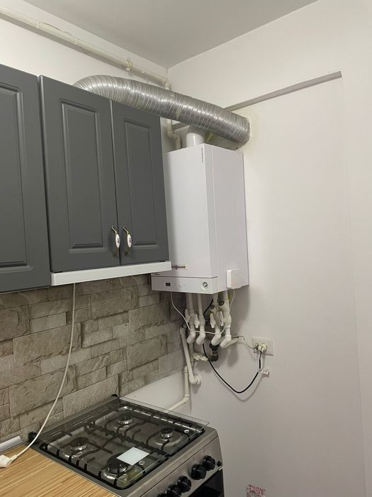 Apartament de inchiriere | bloc nou | central | loc de parcare propriu