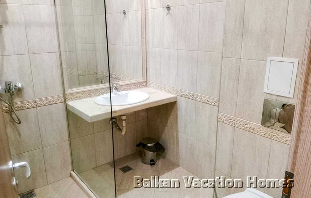 Продава се Двустаен апартамент в с. Аспарухово, Област Варна - 79 кв.м за 1020 €/кв.м - Снимка #11