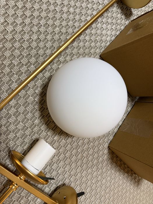 Lustra aurie cu 4 boluri, NOUA