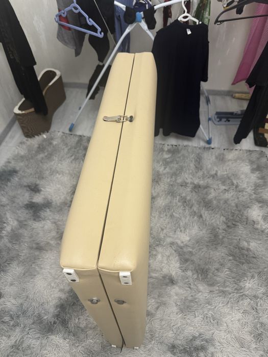 Кушетка чемодан,раскладная.