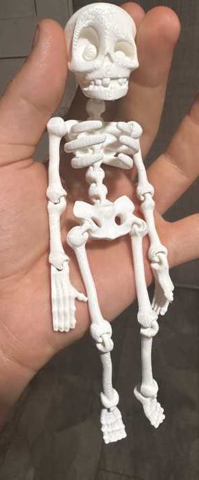 Скелет играчка..