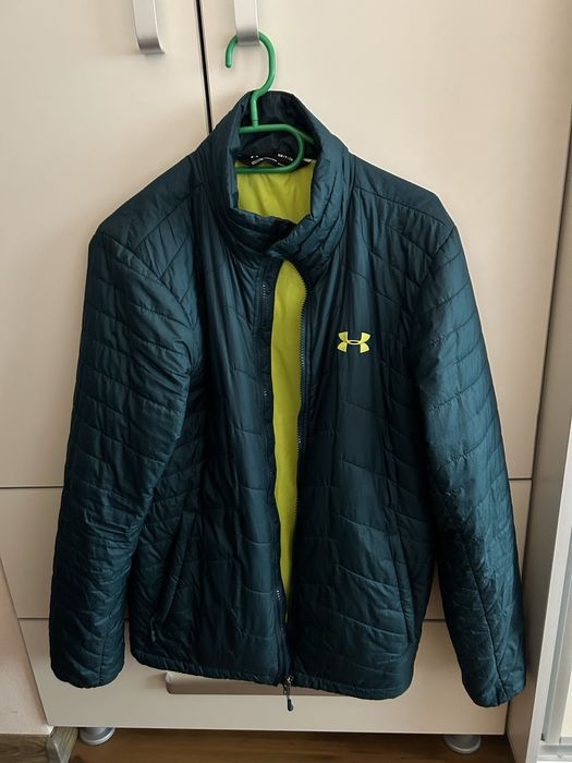 Vand geaca under armour