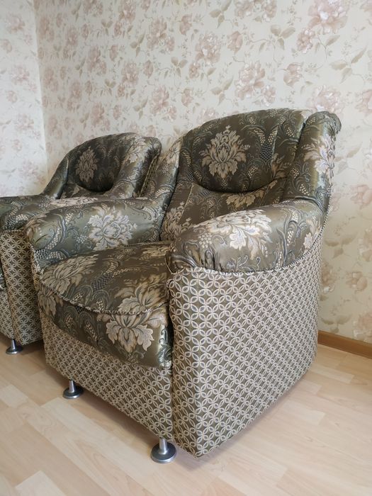 Продам кресла 2 штуки