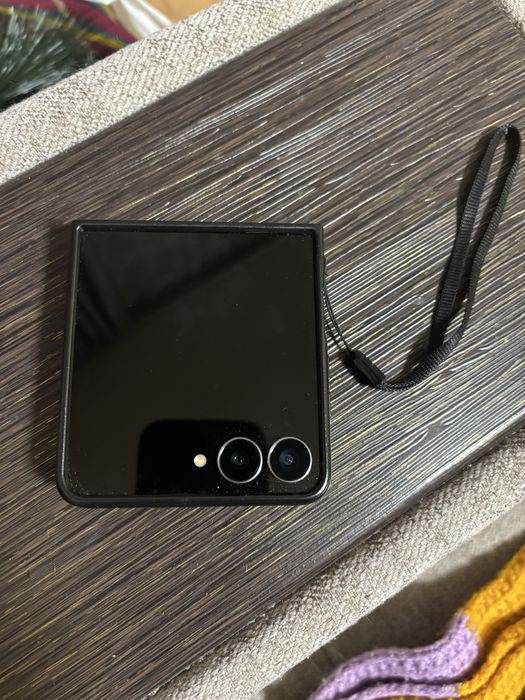 Samsung Galaxy Z Flip7