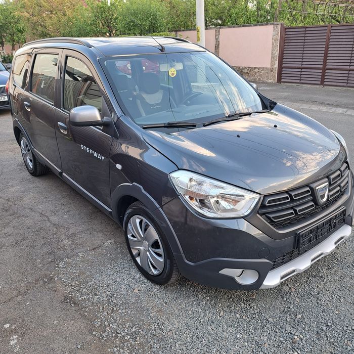 Dacia Lodgy Stepway – An 2018 – 1.2 TCe Benzina 116CP – Euro 6 – Clima * Navigatie * Senzori - Doar 99.000km !