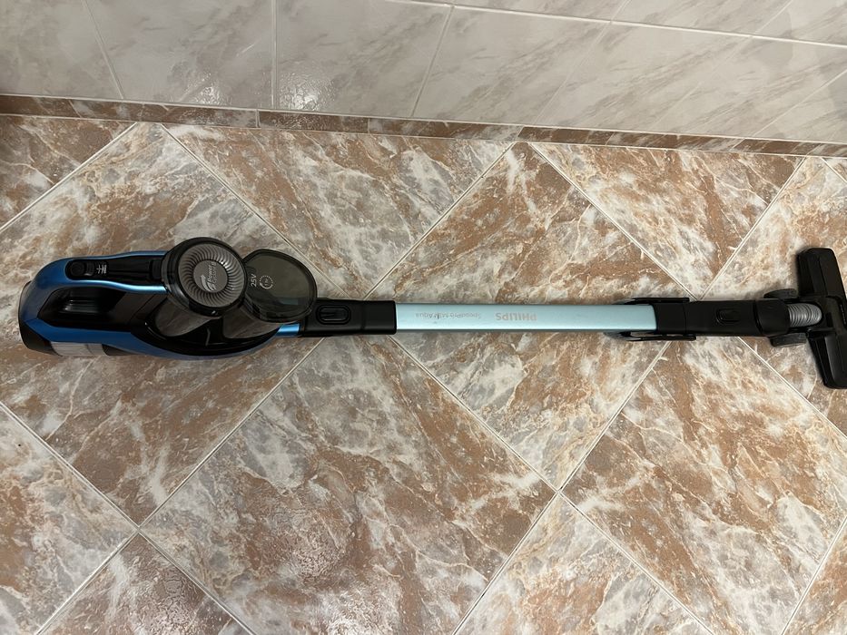 Безкабелна вертикална прахосмукачка Philips SpeedPro Max Aqua
