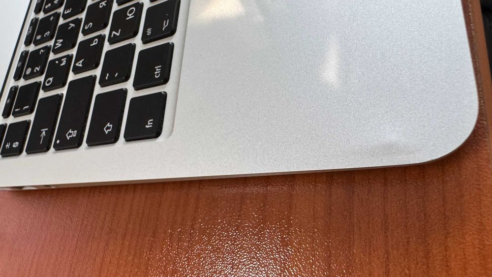 MacBook Air 11" (Early 2015) 128GB 4GB RAM Core i5