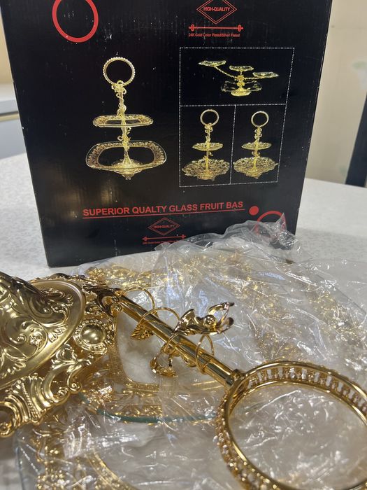 Продам двухярусную менажницу