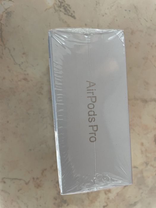Продавам чисто нови слушалки Airpods pro 3