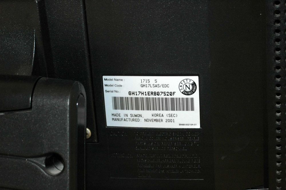 Monitor LCD 17,5 inchi Samsung 171 S 1280 x 1024 - cu defect