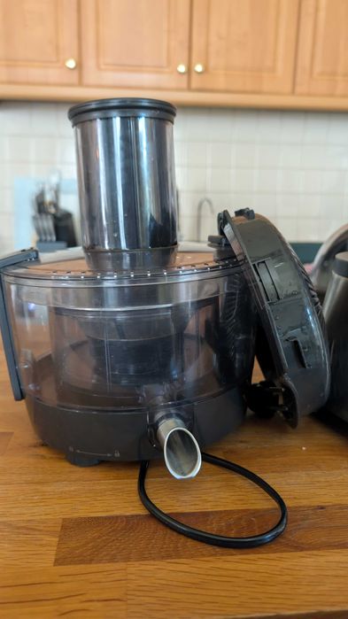 Кухненски робот Philips HR7778/00 (7000 Series) — 1300W, пълен комплект