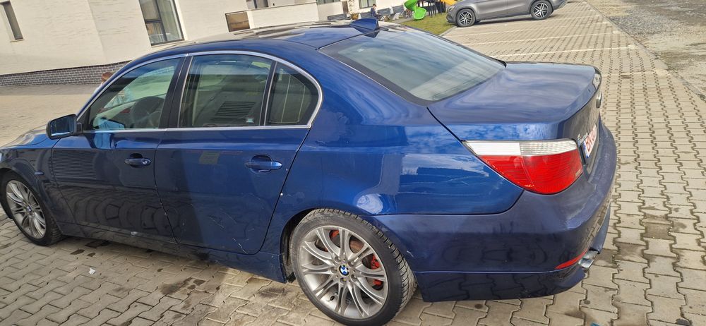 BMW E60 3.0d • 218 CP • Xenon • Piele • Manual • Fără martori aprin