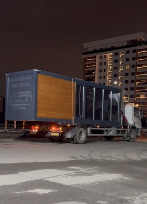 Camion cu macara - Transport container