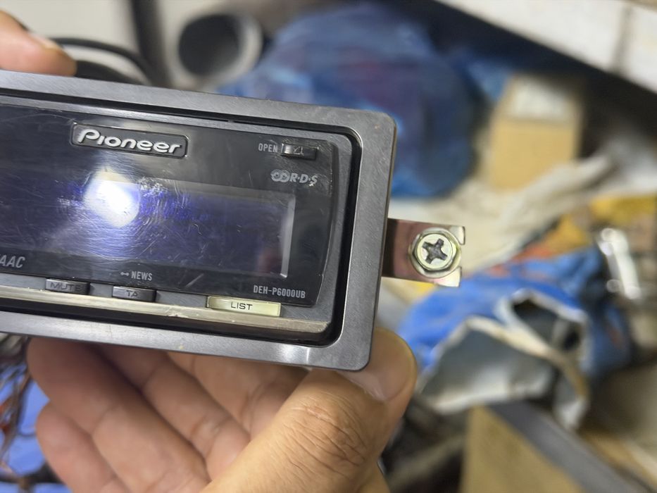 Продается магнитофон оригинал pioneer DEH-P0006UB