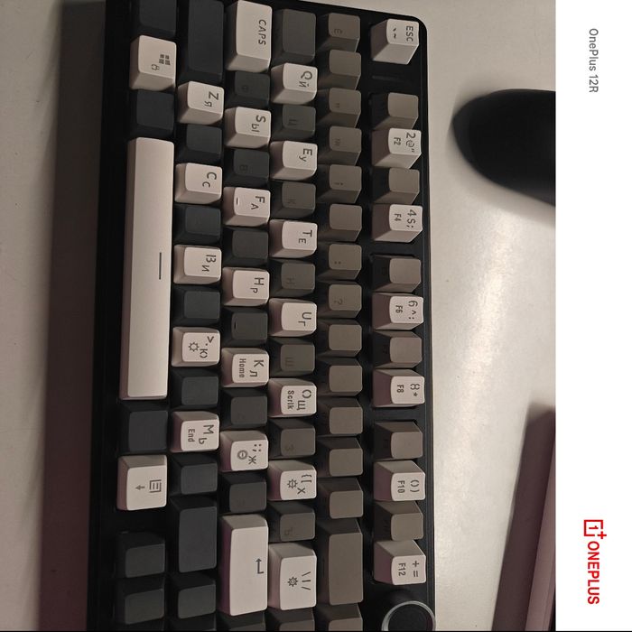 Aula F75 черный цвет