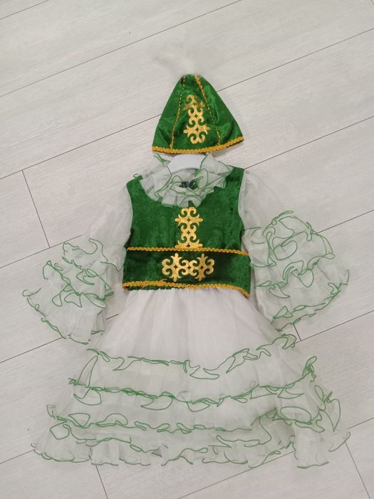 Продам платье 3-4 года