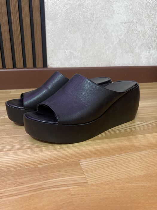Продам кожанные шлепанцы