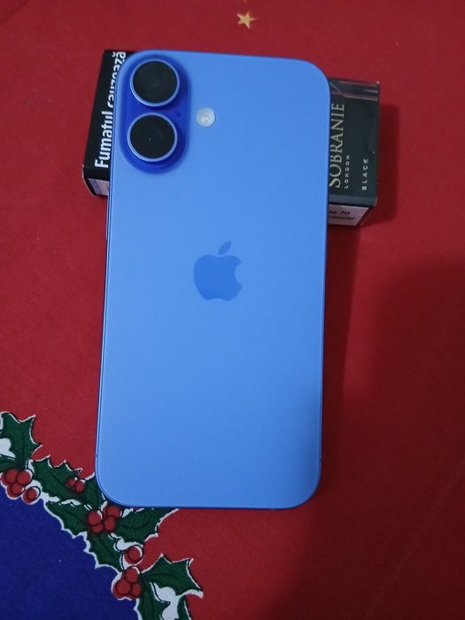 Vând telefon IPhone 16