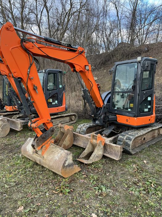 Excavatoare Hitachi