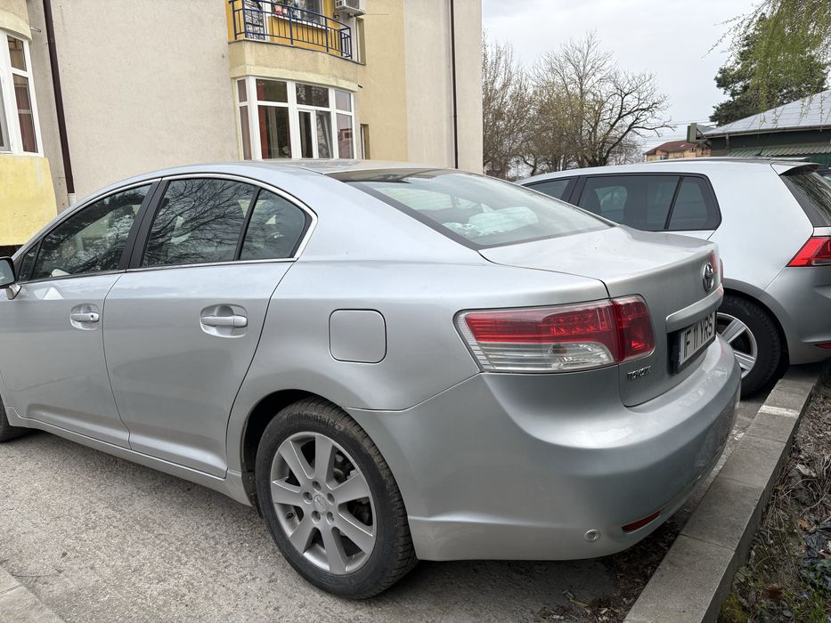 Toyota Avensis echipare Top