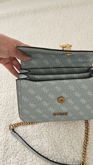 Даска чанта Guess