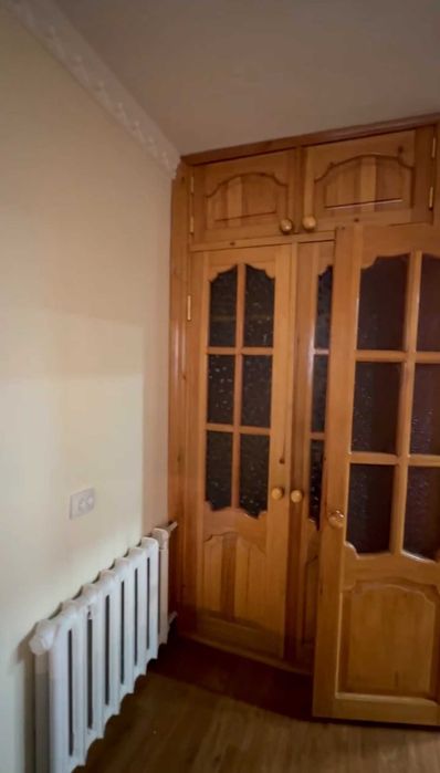 Чилонзорда Бунёдкор стадиони ёнида 3 xoналик (3/4/4) уй сотилади.