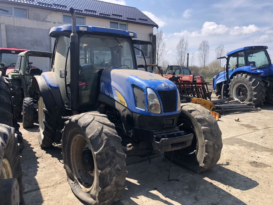 Dezmembrez New Hollane T6070