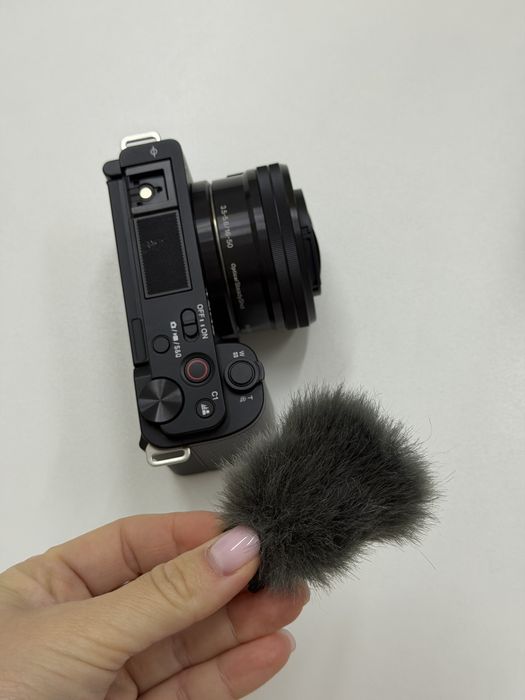 Aparat foto sony ZV-E 10 + flash Godox