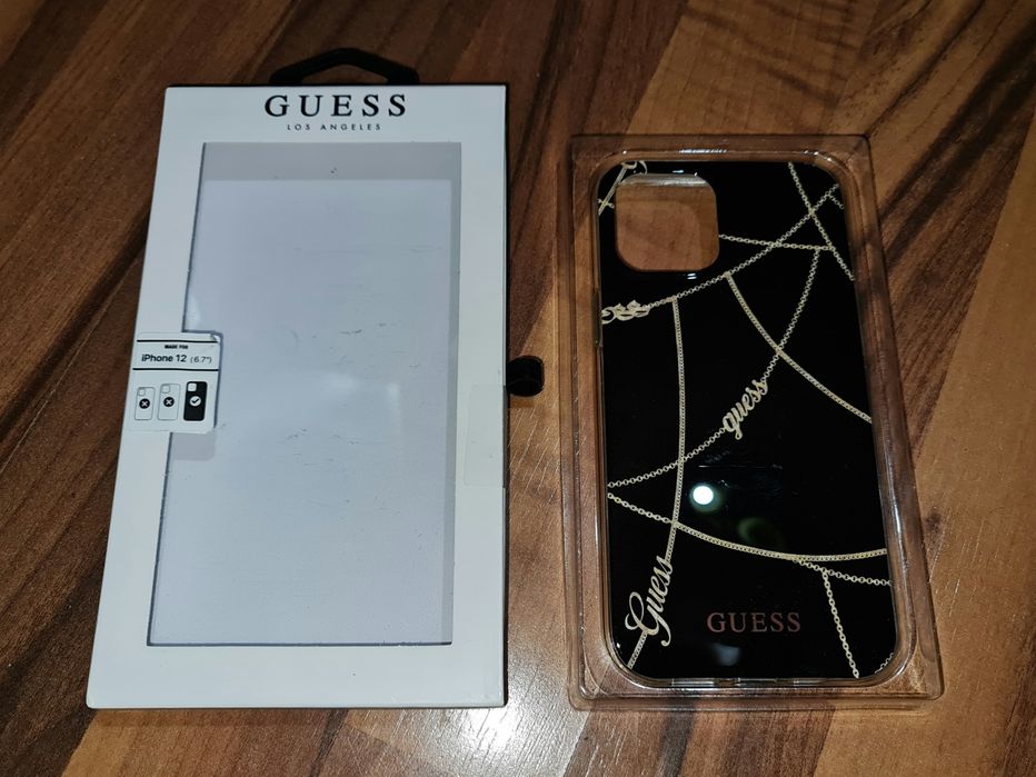 Husa hibrid originala Guess Gold Chain Case Apple iPhone 12 Pro Max