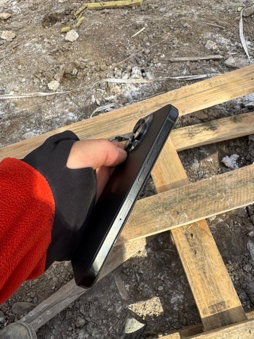 Iphone 16 pro черный