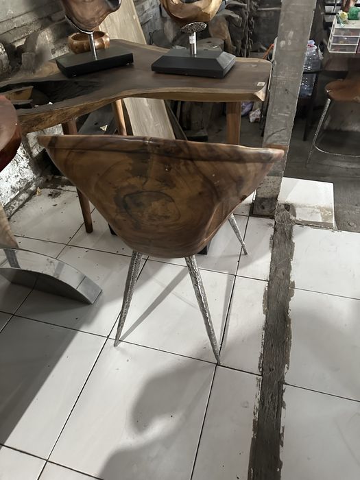 Пейка от дърво и метал