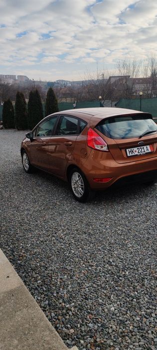 Vând Ford fiesta 1.3