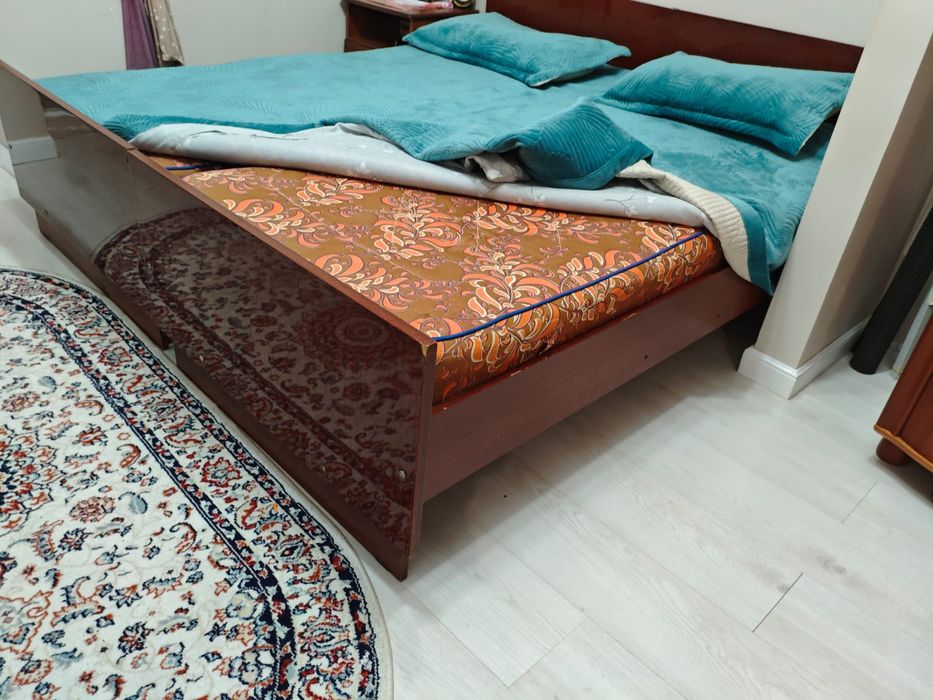 Отдам даром две кровати , самовывоз.