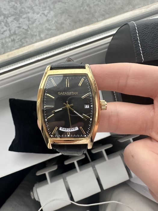 наручные часы…..