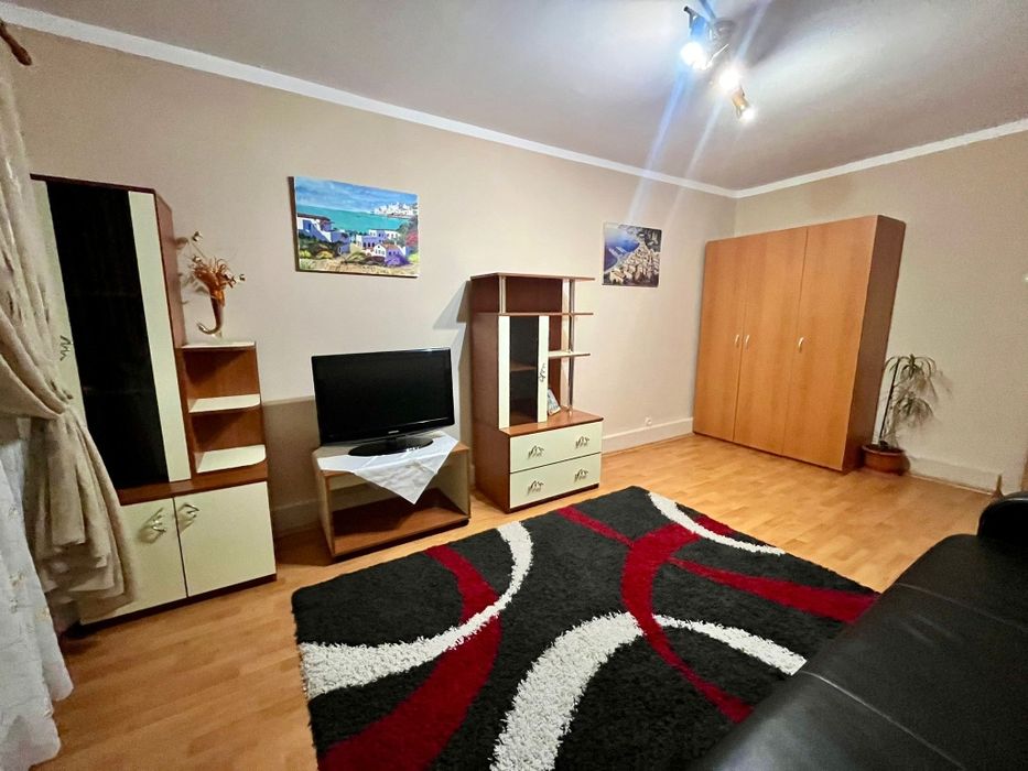 Închiriez apartament 2 camere decomandat
