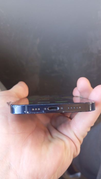 Продам  Iphone 12