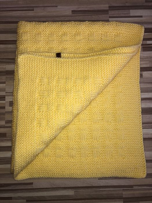 Ръчно изплетено одеяло