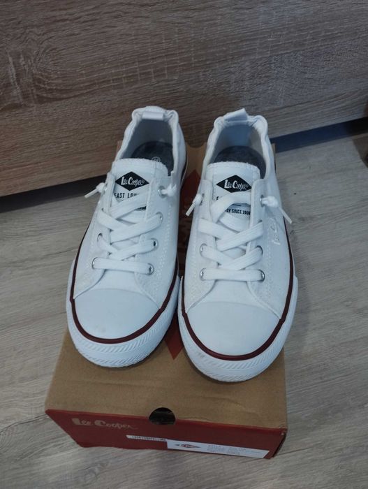 Бели кецове Lee cooper