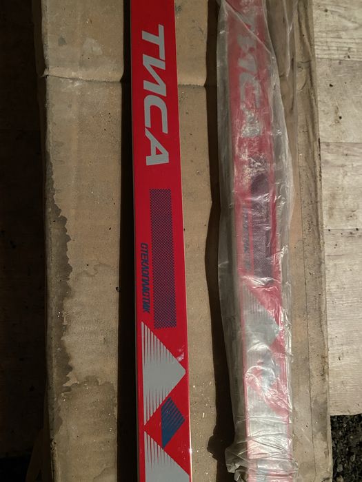 Продам лыжи новые