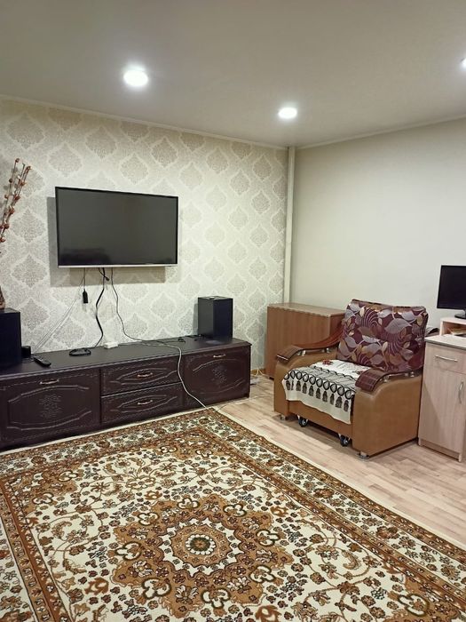 Продам двухэтажный благоустроенный дом в центре