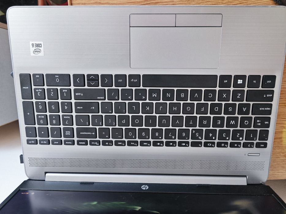LAPTOP HP 250 G8 - I5 1035g1 10th-gen 4c8th, 8gb ddr4 , 256gb , bat90%+geanta+cooler