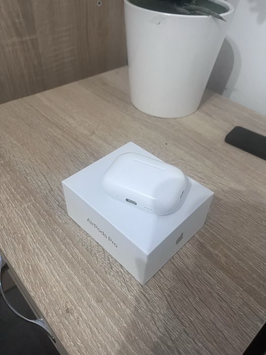 AirPods Pro 3 folosite putin