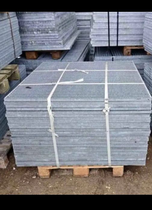 Trepte metalice și grătare galvanizate la diferite dimensiuni debitam